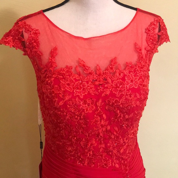 Red special occasion formal dress - Picture 2 of 6